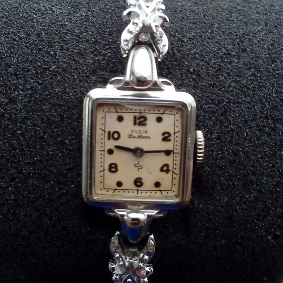 Elgin Vintage Watch - Picture 12 of 13